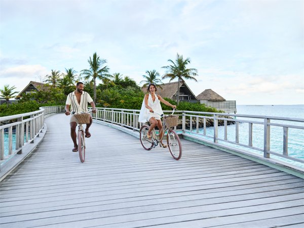 本地配资公司 海岛合家欢：与家人共赴马尔代夫伊挞富士岛华尔道夫的精彩时光